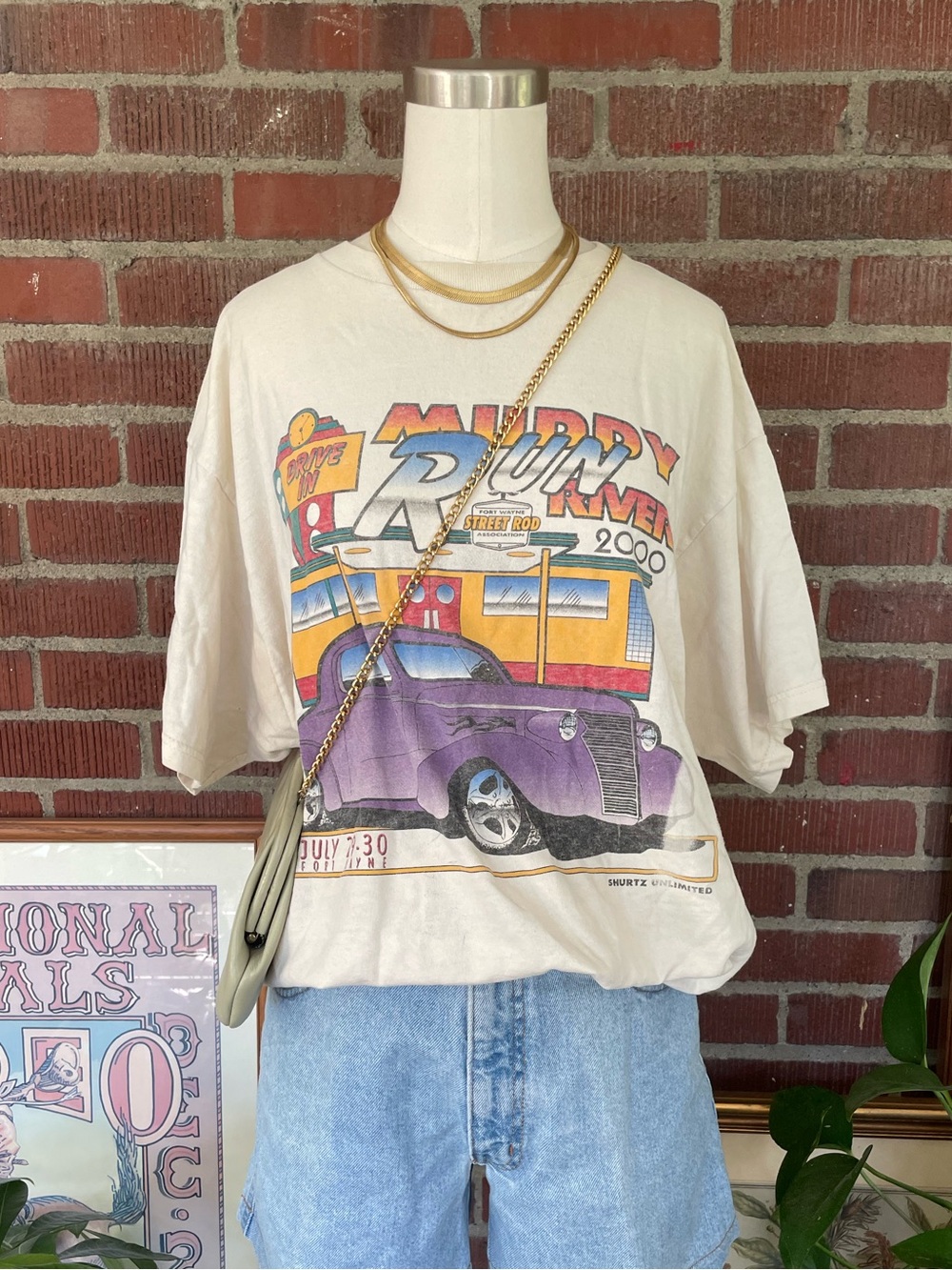 Fruit of the Loom 2000 Muddy Run River Cream Tee with Car Graphic